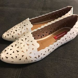 NEW UNIONBAY white flats. New. Never worn. Size 7.